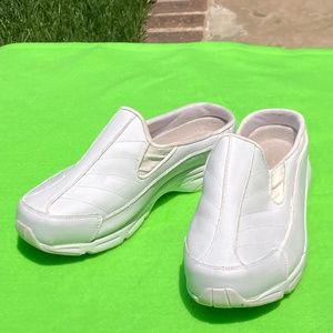 Clogs Women's Size 9-9.5 M White Easy Spirit Tourguide